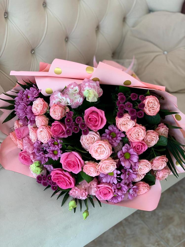 Букет цветов из: Хризантемы, Розы и Лизиантусы в Марьиных Колодцах