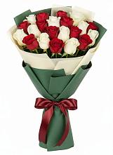 Букет Микс из красных и белых роз в Марьиных Колодцах