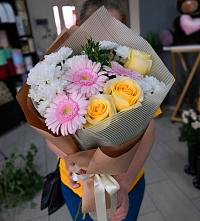 Букет цветов из:  Герберы, Розы и Хризантемы в Марьиных Колодцах