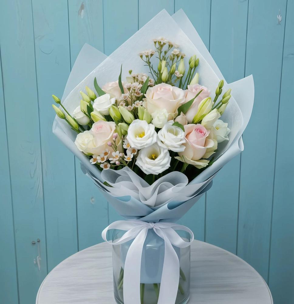 Букет цветов из: Розы и Лизиантусы в Марьиных Колодцах