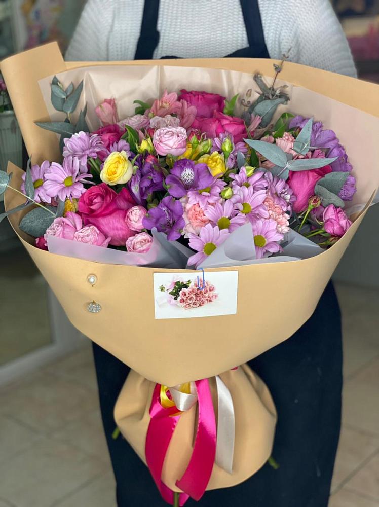 Букет цветов из: Хризантемы, Гвоздики и Альстромерии в Марьиных Колодцах