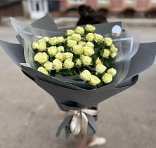 Букет Белые кустовые розы Солинеро в Марьиных Колодцах