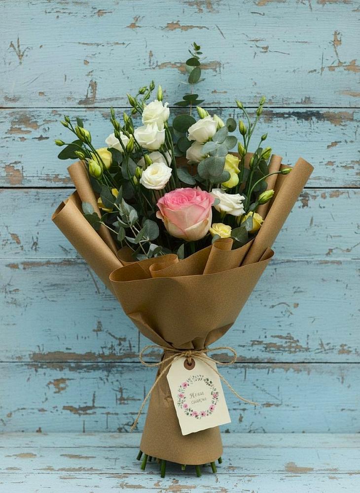 Букет цветов из: Розы и Лизиантусы в Марьиных Колодцах