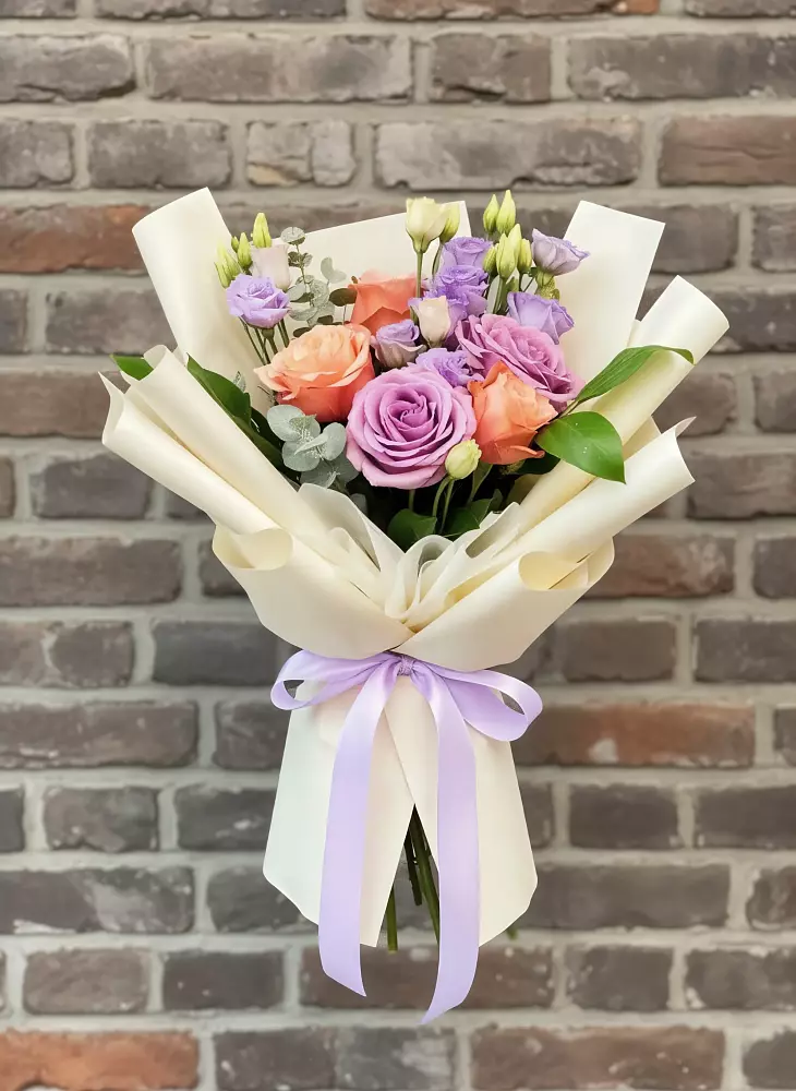 Букет цветов из: Лизиантусы и Розы в Марьиных Колодцах