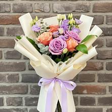 Букет цветов из:  Лизиантусы и Розы в Марьиных Колодцах