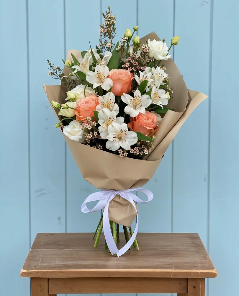 Букет цветов из: Альстромерии, Лизиантусы, Розы и Хризантемы в Марьиных Колодцах