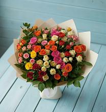 Букет Микс из разноцветных кустовых роз в Марьиных Колодцах