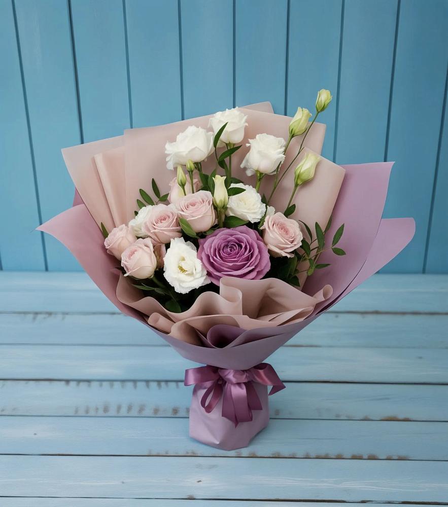 Букет цветов из: Розы и Лизиантусы в Марьиных Колодцах